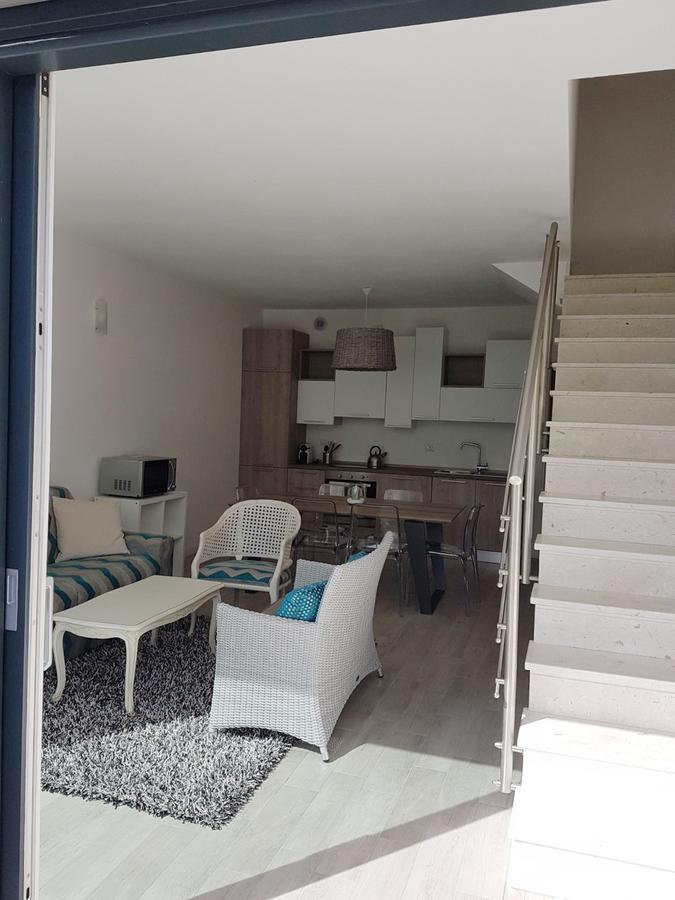 Baia Blu - Luxury Apartments With Pool Cremia 外观 照片