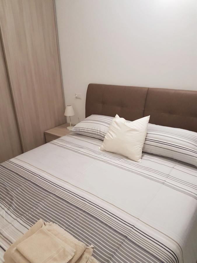 Baia Blu - Luxury Apartments With Pool Cremia 外观 照片